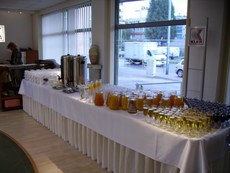 Bankiet - stół z napojami - Catering Częstochowa